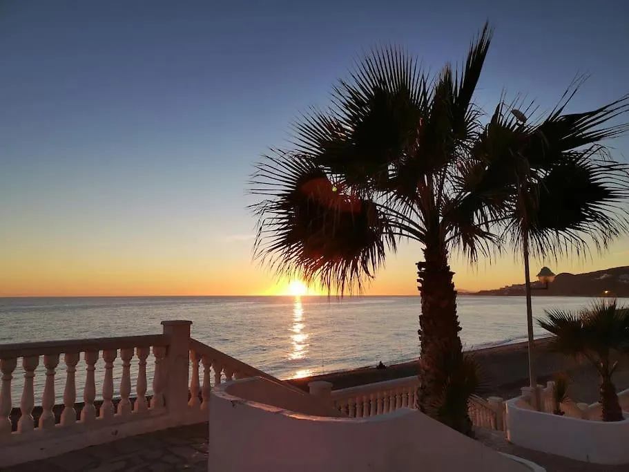Luminoso Atico Cerca De La Playa Con Piscina Y Garaje Apartment Nerja Spain